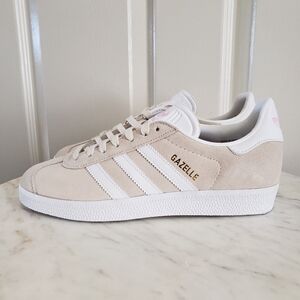 Adidas Originals Gazelle Suede Shoes In Color Off White Women's Size 7